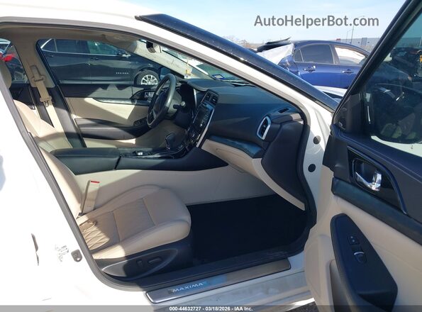 1N4AA6FV3PC513698 2023 NISSAN MAXIMA PLATINUM White Front interior view