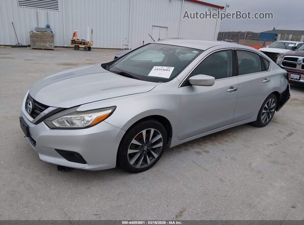 1N4AL3AP0HC227679 2017 NISSAN ALTIMA Silver წინა მარცხენა ხედი სამი მეოთხედიდან
