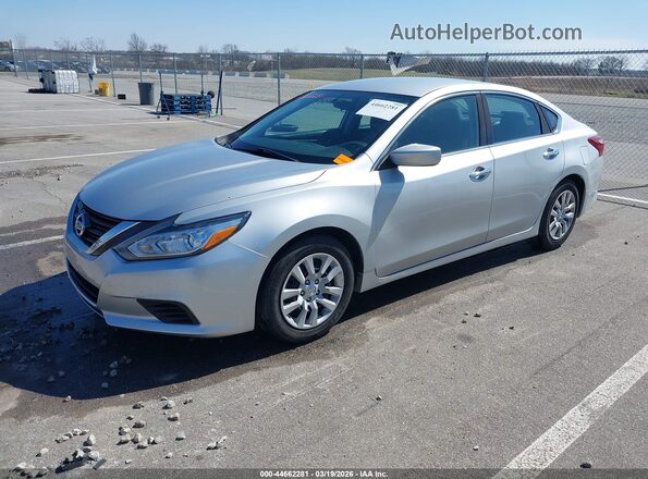 1N4AL3AP0JC168686 2018 NISSAN ALTIMA Серебряный Передняя левая четверть