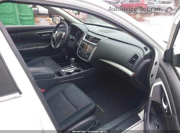 1N4AL3AP1JC128732 2018 NISSAN ALTIMA Белый Вид салона спереди