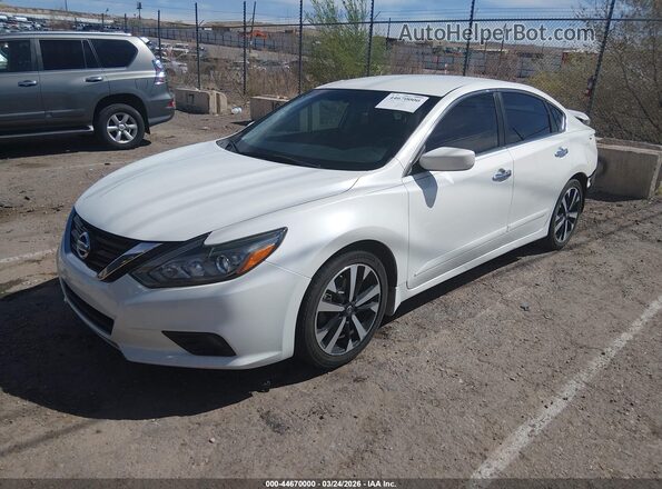 1N4AL3AP1JC278470 2018 NISSAN ALTIMA White Front left