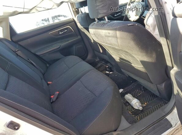 1N4AL3AP6HC154284 2017 NISSAN ALTIMA White Rear seats view
