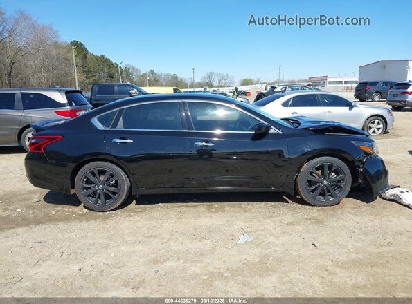 1N4AL3AP7HN345023 2017 NISSAN ALTIMA Black Rear interior view