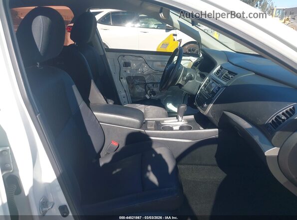 1N4AL3AP8HC115230 2017 NISSAN ALTIMA White Widok wnętrza z przodu