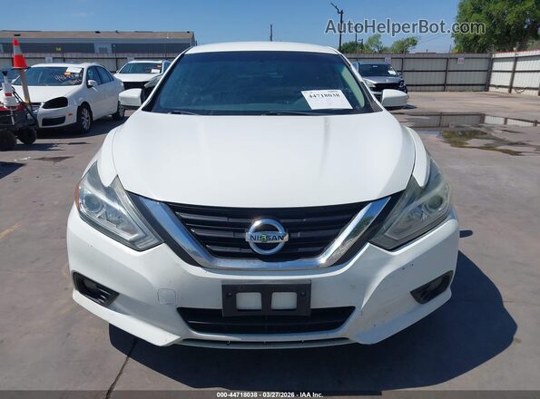 1N4AL3APXJC177069 2018 NISSAN ALTIMA Белый Вид задней части салона