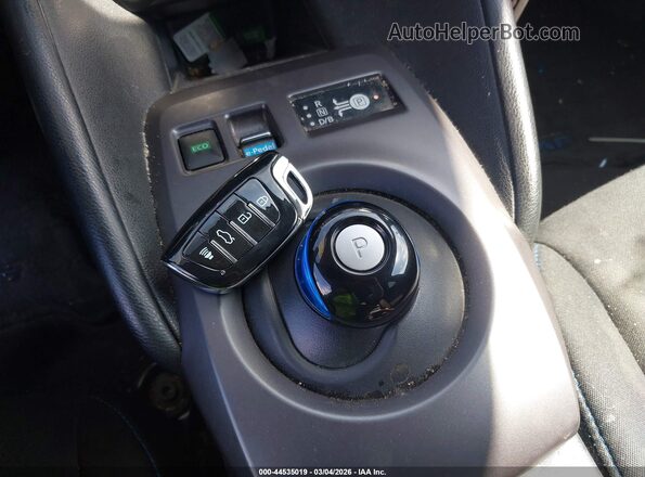 1N4AZ1BV2RC556367 2024 NISSAN LEAF Gray Vista del salpicadero