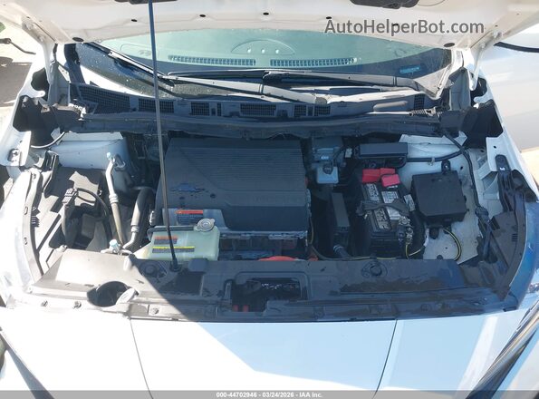 1N4AZ1CP0JC315847 2018 NISSAN LEAF Белый Вид сзади