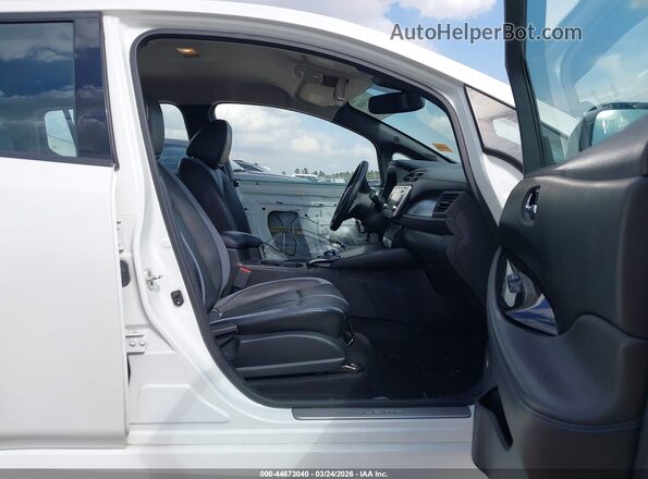 1N4AZ1CP3JC301148 2018 NISSAN LEAF White Widok wnętrza z przodu