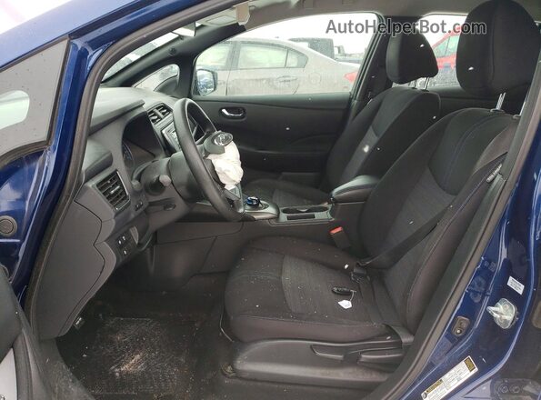 1N4AZ1CP3JC316202 2018 NISSAN LEAF Синий Вид салона спереди