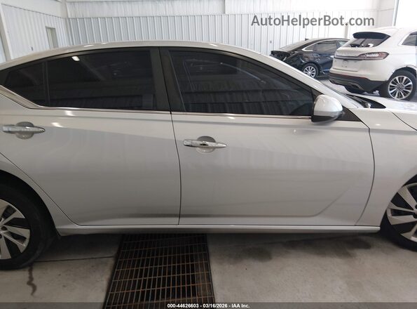 1N4BL4BV2LC128569 2020 NISSAN ALTIMA Silver Սալոնի հետևի տեսք