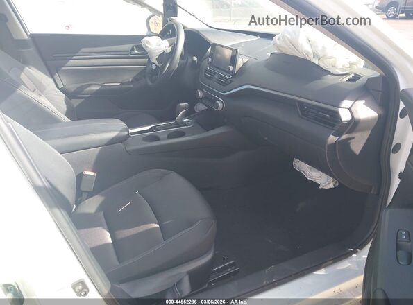 1N4BL4BV2RN393490 2024 NISSAN ALTIMA Белый Вид салона спереди