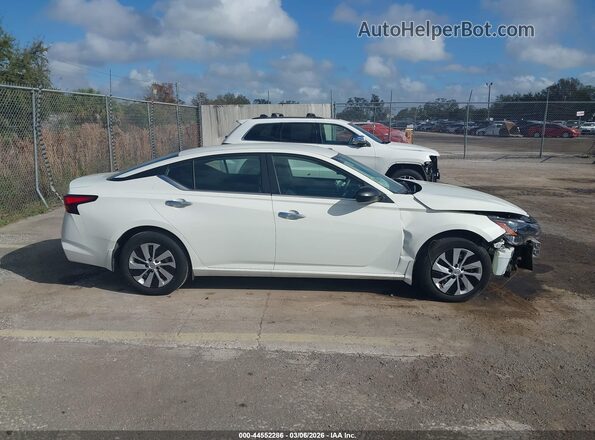 1N4BL4BV2RN393490 2024 NISSAN ALTIMA Белый Вид задней части салона