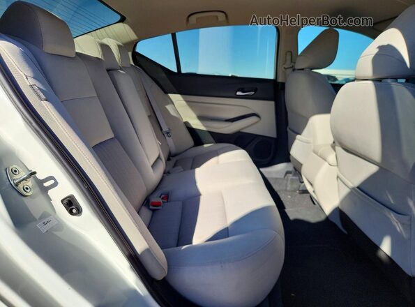 1N4BL4BVXLC200666 2020 NISSAN ALTIMA White Հետևի նստատեղերի տեսք