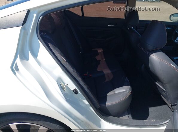 1N4BL4CV2KC124308 2019 NISSAN ALTIMA White 