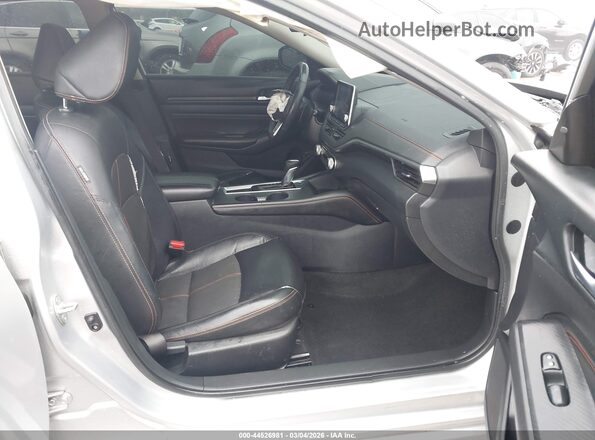1N4BL4CV6LC142781 2020 NISSAN ALTIMA Silver Widok wnętrza z przodu