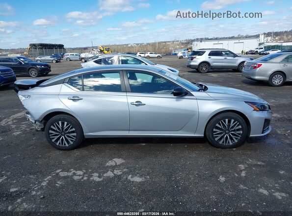 1N4BL4DV9RN377073 2024 NISSAN ALTIMA Silver Vista interior trasera