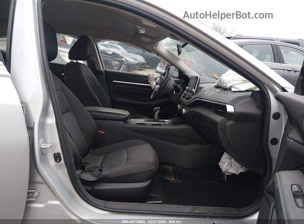 1N4BL4DW0NN366384 2022 NISSAN ALTIMA Silver Widok wnętrza z przodu