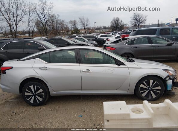 1N4BL4DW0NN366384 2022 NISSAN ALTIMA Silver Widok wnętrza 360 stopni