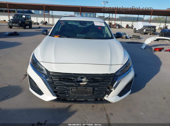 1N4BL4DW5RN404715 2024 NISSAN ALTIMA White Вид задньої частини салону