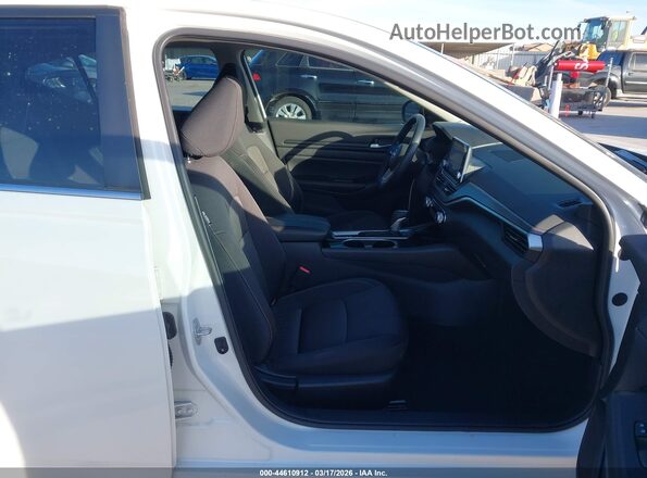 1N4BL4DW5RN404715 2024 NISSAN ALTIMA White Вид салону спереду