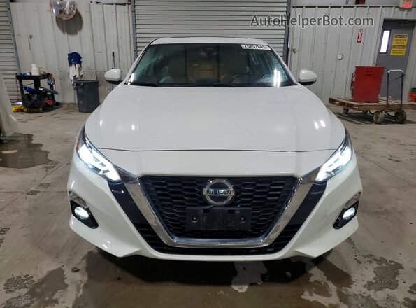 1N4BL4EW2NN317086 2022 NISSAN ALTIMA White Front view