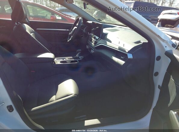 1N4BL4EW2SN412632 2025 NISSAN ALTIMA White Widok wnętrza z przodu