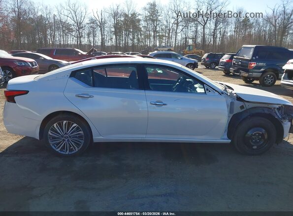1N4BL4EW2SN412632 2025 NISSAN ALTIMA White Widok wnętrza 360 stopni