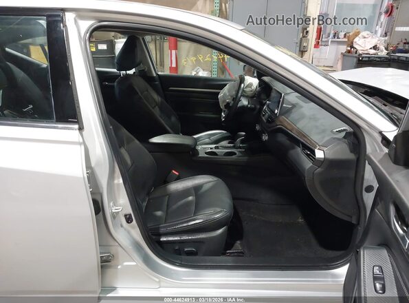 1N4BL4FV5KC112262 2019 NISSAN ALTIMA Silver Front interior view