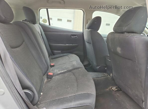1N4BZ0CP1HC303568 2017 NISSAN LEAF Silver უკანა სავარძლების ხედი