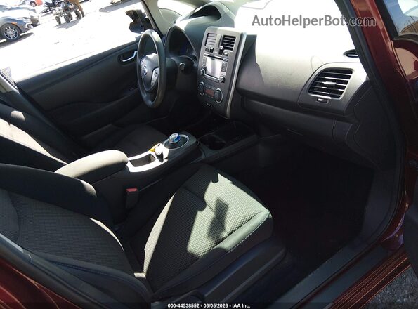 1N4BZ0CP4HC300373 2017 NISSAN LEAF Red Вид салону спереду