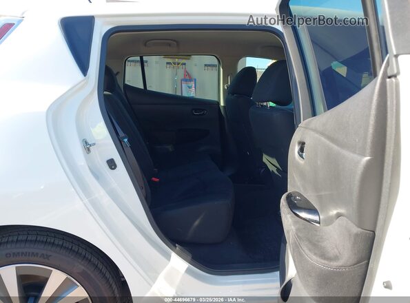 1N4BZ0CPXHC304055 2017 NISSAN LEAF White VIN sticker view