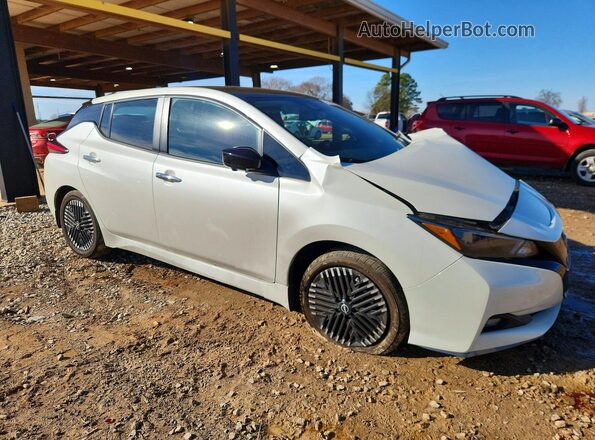 1N4CZ1CV6PC560619 2023 NISSAN LEAF Белый Передняя правая четверть