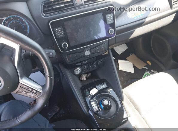 1N4CZ1CVXPC558338 2023 NISSAN LEAF Silver Dashboard view
