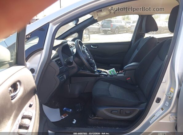 1N4CZ1CVXPC558338 2023 NISSAN LEAF Silver Front interior view