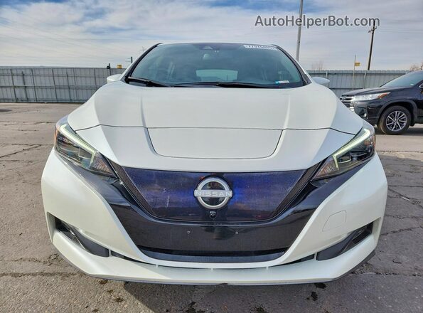 1N4CZ1CVXRC554826 2024 NISSAN LEAF Белый Вид спереди