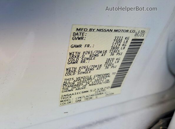 1N6AA1EC6MN525970 2021 NISSAN TITAN White Widok komory silnika