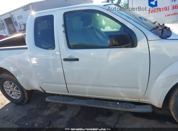 1N6AD0CUXHN738455 2017 NISSAN FRONTIER White უკანა სალონის ხედი