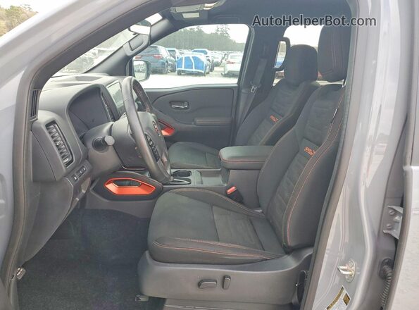 1N6ED1EJ2NN632989 2022 NISSAN FRONTIER Gray Widok wnętrza z przodu