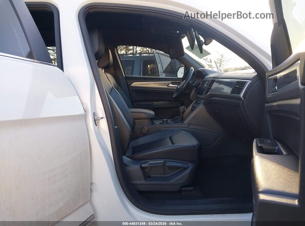 1V26E2CAXLC228097 2020 VOLKSWAGEN ATLAS White Widok wnętrza z przodu