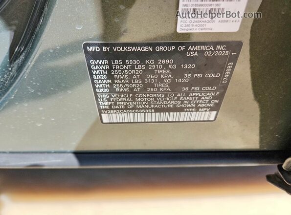 1V2BR2CA0SC535358 2025 VOLKSWAGEN ATLAS Green Widok naklejki z numerem VIN