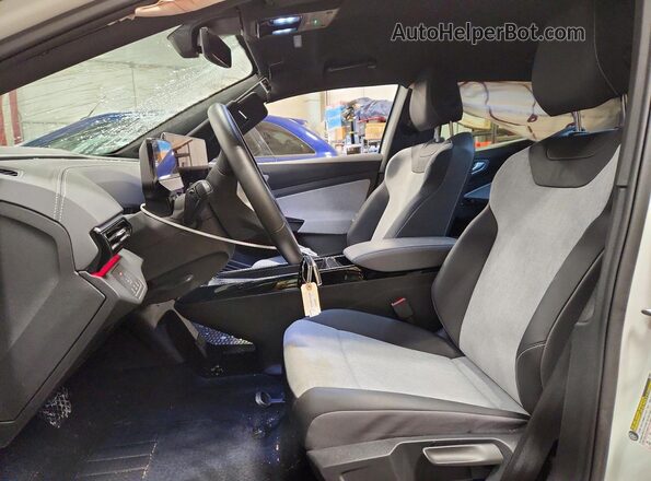 1V2DSPE87SC012679 2025 VOLKSWAGEN ID.4 Белый Вид салона спереди