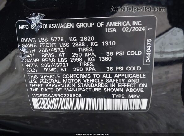 1V2FE2CA5RC229506 2024 VOLKSWAGEN ATLAS Black ძრავის განყოფილების ხედი
