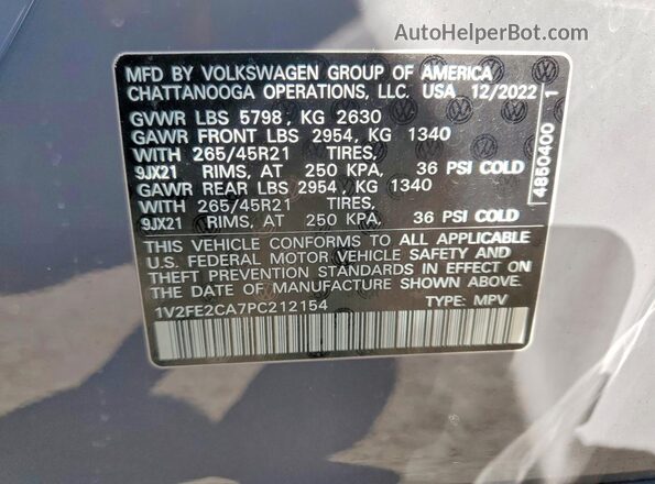 1V2FE2CA7PC212154 2023 VOLKSWAGEN ATLAS Gray Widok naklejki z numerem VIN