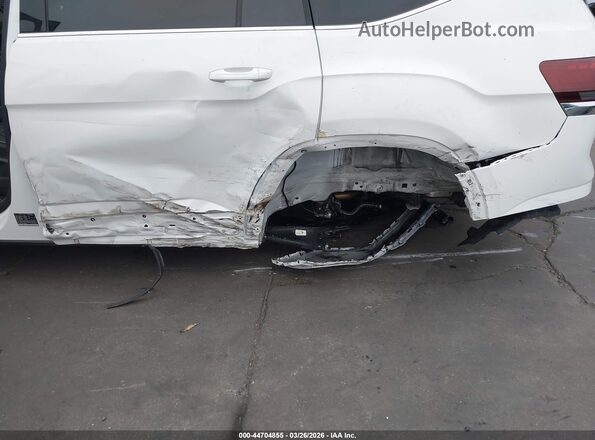 1V2FR2CA4RC569590 2024 VOLKSWAGEN ATLAS White Front view