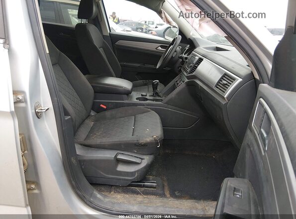1V2GR2CA6JC537166 2018 VOLKSWAGEN ATLAS Silver Սալոնի դիմացի տեսք