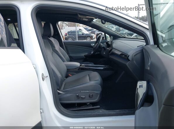 1V2JNPE85PC046802 2023 VOLKSWAGEN ID.4 White Widok wnętrza z przodu