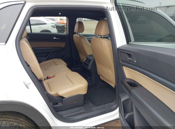 1V2MC2CA7LC205440 2020 VOLKSWAGEN ATLAS White Widok naklejki z numerem VIN