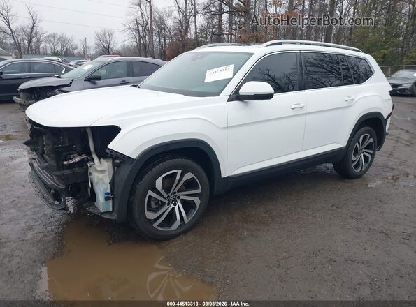 1V2TR2CA9MC550545 2021 VOLKSWAGEN ATLAS White Vista tres cuartos delantera izquierda