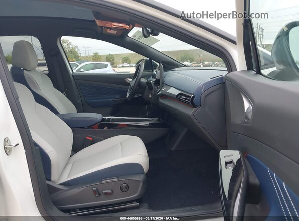 1V2VRPE87SC016828 2025 VOLKSWAGEN ID.4 White Вид салону спереду