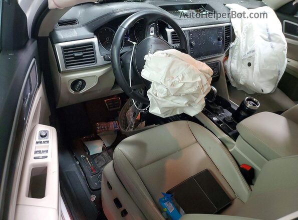 1V2XR2CA8KC528180 2019 VOLKSWAGEN ATLAS White 